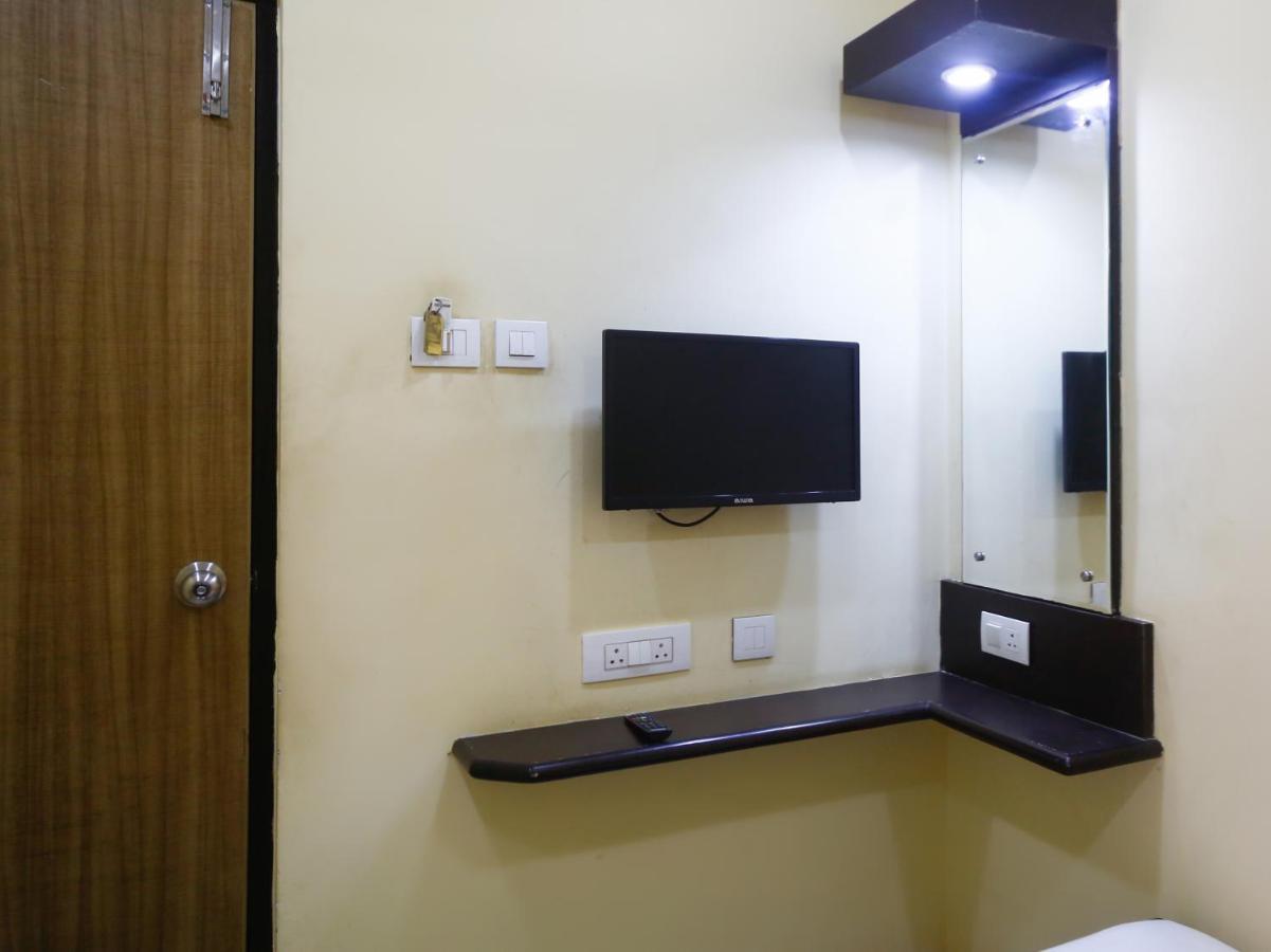 Madrasi Airport Hotel - Saibala Τσενάι Εξωτερικό φωτογραφία