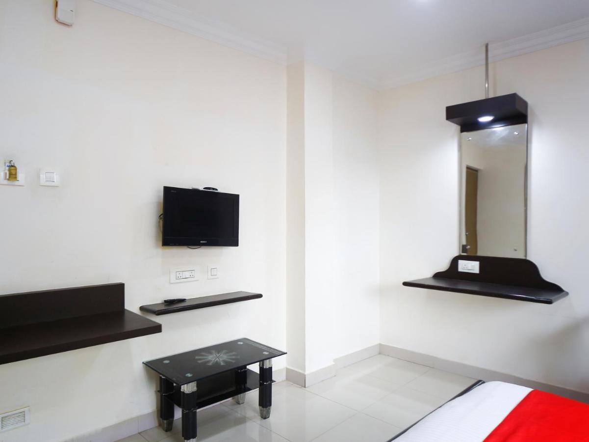 Madrasi Airport Hotel - Saibala Τσενάι Εξωτερικό φωτογραφία